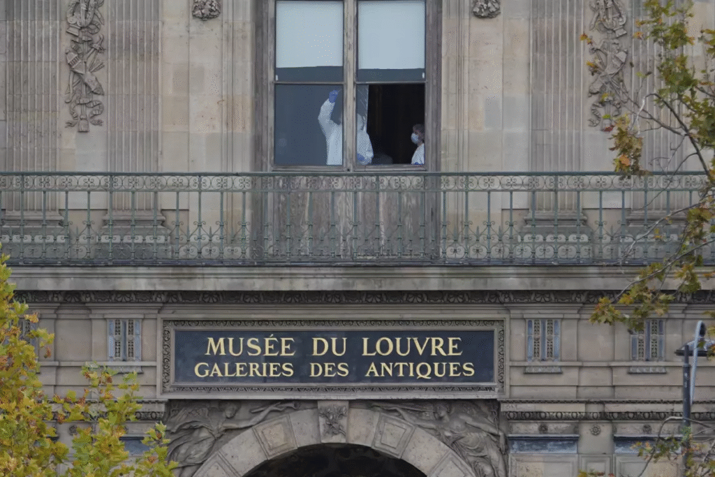 Robo en el Louvre
